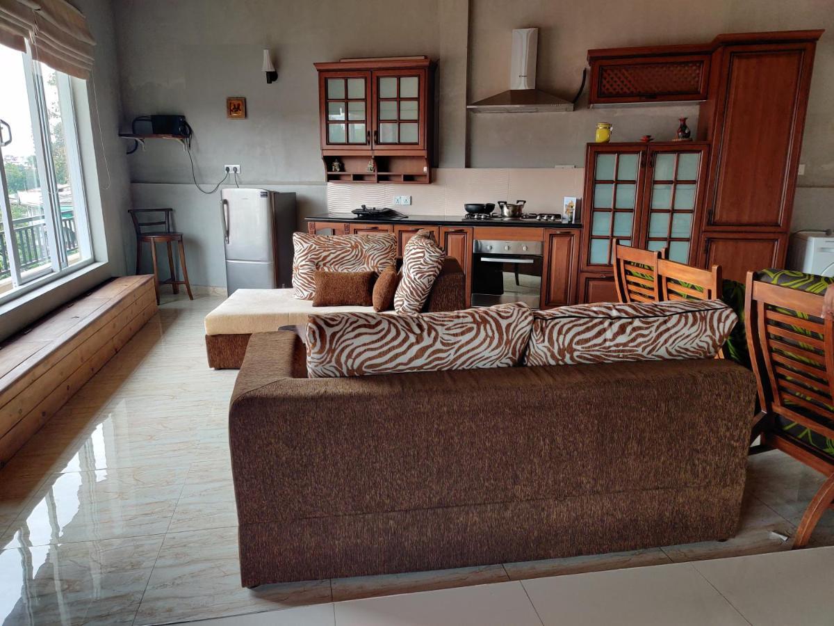 Private In Nugegoda 5, Close To High-level Road Apartment *