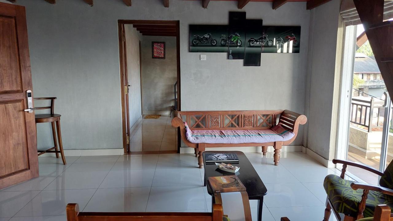 Private In Nugegoda 5, Close To High-level Road Apartment